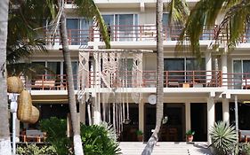 Noah Beach Hotel & Suites